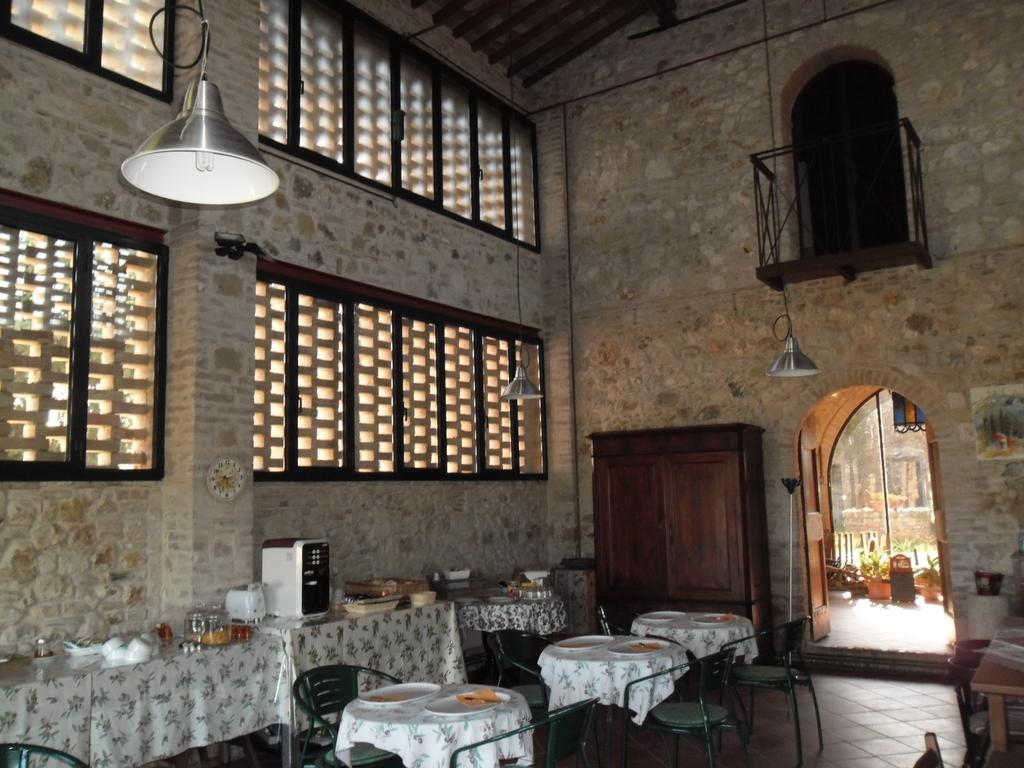 Agriturismo Santa Croce Сан-Джиміньяно Екстер'єр фото