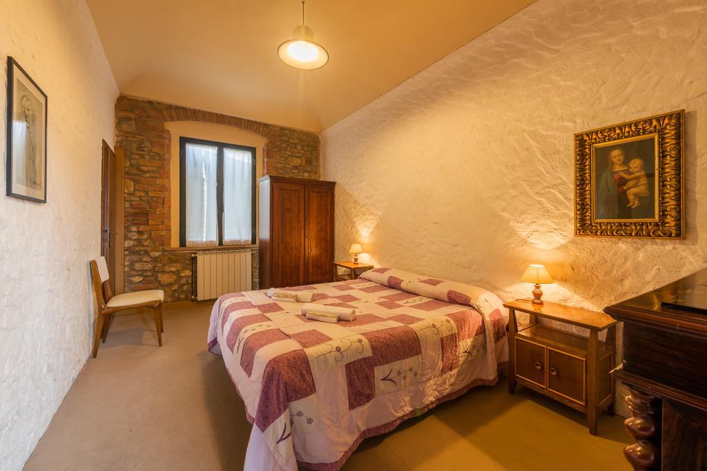 Agriturismo Santa Croce Сан-Джиміньяно Номер фото