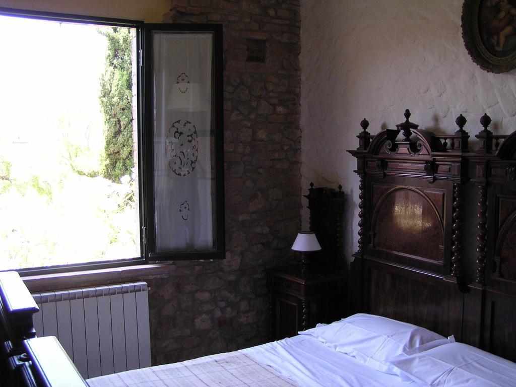 Agriturismo Santa Croce Сан-Джиміньяно Номер фото
